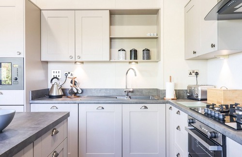 Teigngrace Cottage | Chestnut Lodge