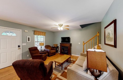 Trenton House | Chestnut Oak Cottage