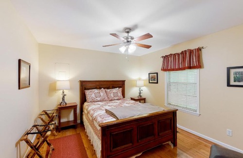 Trenton House | Chestnut Oak Cottage