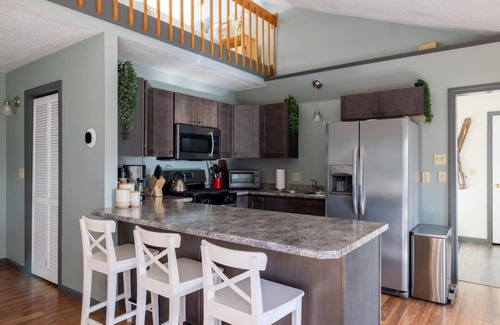 North Troy House | Chestnut Ridge Cabin: updated retreat 9 min to Jay