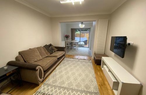 Cricklewood Apartment | cheviot 2 bed