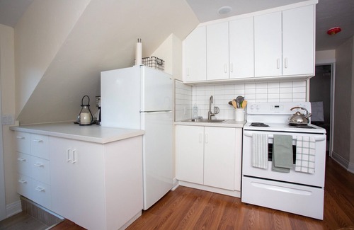 Broadmoor Apartment | Cheyenne Canyon Getaway
