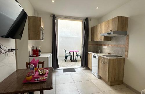 Rochefort House | Chez Camille & Emma - Climatisé