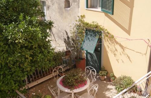 San Terenzo House | Chez Fernando Lerici front beach free parking