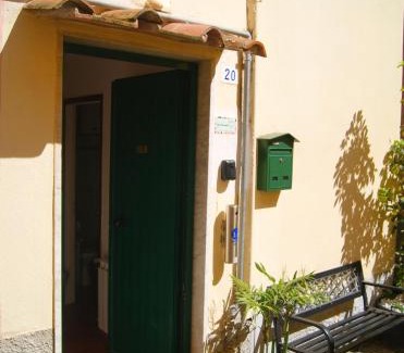 San Terenzo House | Chez Fernando Lerici front beach free parking