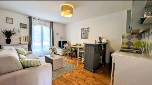 Valescure Apartment | Chez K&D studio by Amel 11