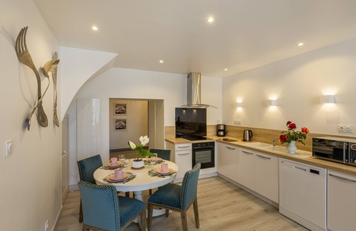 Passenans House | "Chez la Tante Louise" charming private apartment