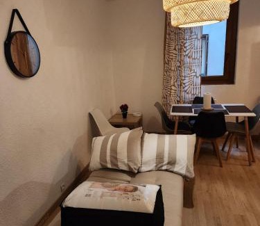 Beaucaire House | CHEZ LIAN, Belle Maison