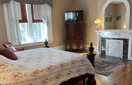 Reidsville Bed & Breakfast | Chez Lindsey Bed & Breakfast