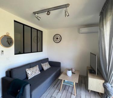 Sanary-sur-Mer Apartment | Chez Mel et Manu