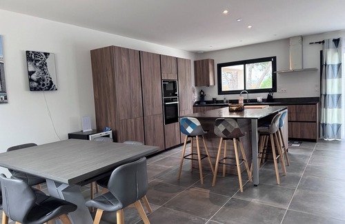 Saze House | Chez Mila et Ben/Contemporary house in Provence. ideal for families