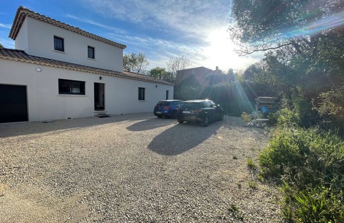 Saze House | Chez Mila et Ben/Contemporary house in Provence. ideal for families