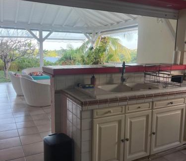 Le Robert House | Chez Nous