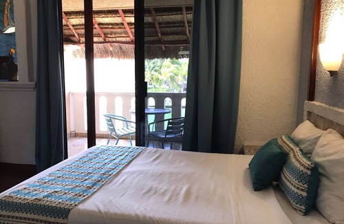 Puerto Aventuras Hotel | Chez Waffle Hotel