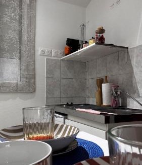 Louis Bertrand-Mirabeau-Semard Apartment | Chez Zaynou