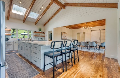 Cloverdale House | Chianti: Secluded Luxury Estate with Pool, Pickleball, Game Barn & Views