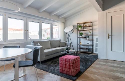 Sant'Eustacchio Apartment | Chiaroscuro By Case al Lago
