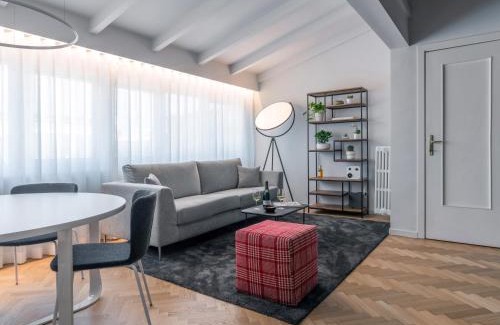 Sant'Eustacchio Apartment | Chiaroscuro By Case al Lago