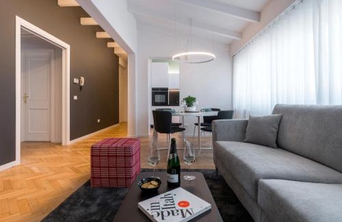 Sant'Eustacchio Apartment | Chiaroscuro By Case al Lago