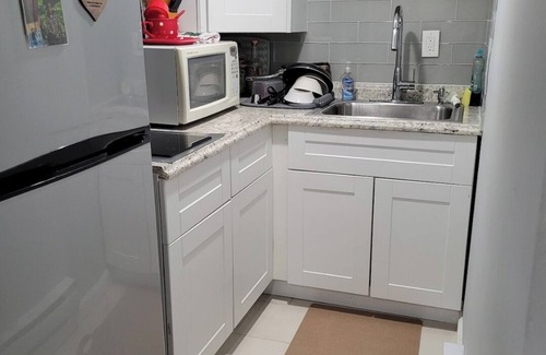 West Side Apartment | Chic 1-bedroom apartment in fantastic Jersey City with Backyard