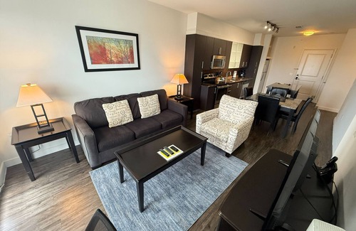 Radnor - Fort Myer Heights Apartment | Chic 1-bedroom apartment with fitness room in welcoming Arlington