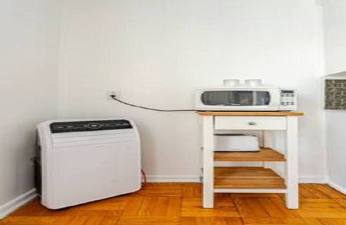 Wexford Apartment | Chic 1-bedroom apartment in fabulous Toronto with AC, WiFi