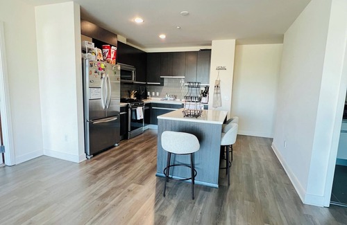 Downtown San Jose Apartment | Chic 1-bedroom apartment in fabulous San Jose with WiFi, fitness room Room