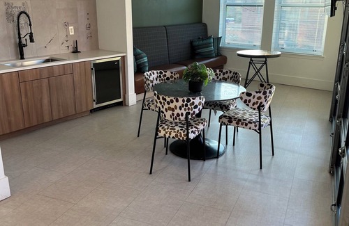 Castleberry Hill Apartment | Chic 1-bedroom apartment with fitness room and AC in vibrant Atlanta