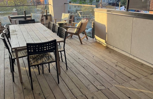 Castleberry Hill Apartment | Chic 1-bedroom apartment with fitness room and AC in vibrant Atlanta