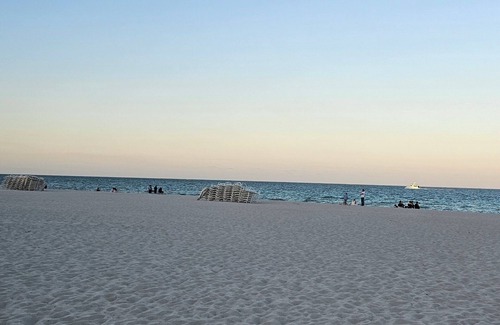 Edgewater Apartment | Chic 1-bedroom apartment in wonderful Miami with WiFi, AC, fitness room