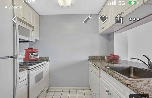 Snyder Square Apartment | Chic 1-bedroom with fitness room and AC in fabulous Fort Lee