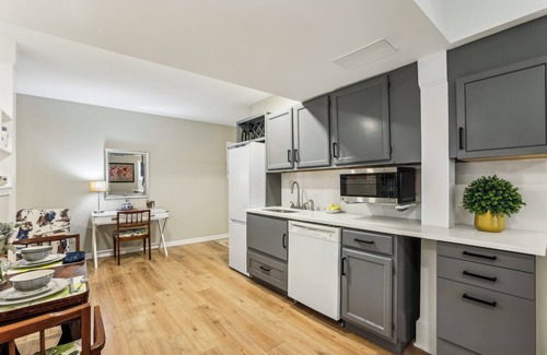 Tate Apartment | Chic 1-bedroom with WiFi and AC in fabulous Alpharetta - Blue Gate