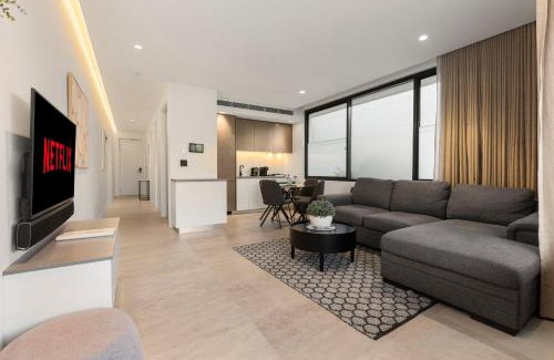 Coogee Apartment | Chic 2-Bed Apartment with Balcony Near Coogee Beach