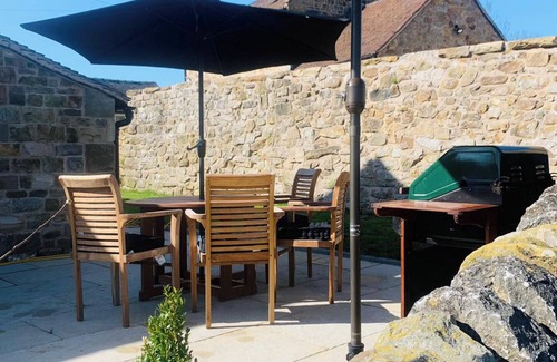 Winkhill House | Chic 2 Bed Peak District Cottage Barn Alton Towers