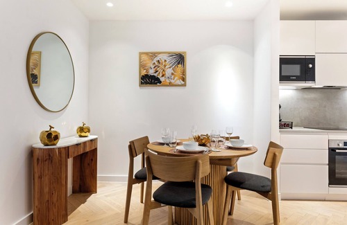 Dudden Hill Apartment | Chic 2-bedroom apartment with WiFi, fitness room in brilliant London