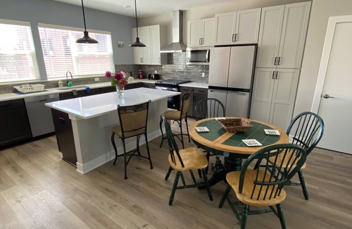 Near Northside House | Chic 2-bedroom townhome near Bottleworks and Downtown