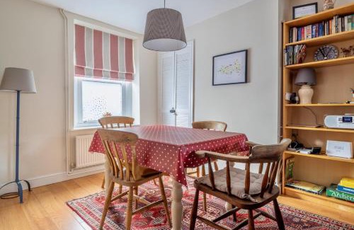 Abergavenny House | Chic 2-bedroom townhouse in vibrant Abergavenny