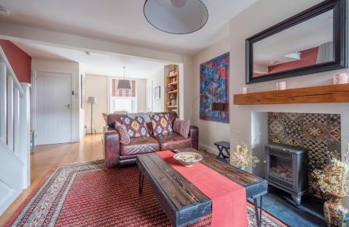 Abergavenny House | Chic 2-bedroom townhouse in vibrant Abergavenny