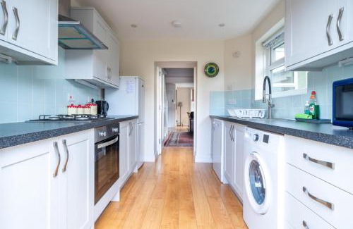 Abergavenny House | Chic 2-bedroom townhouse in vibrant Abergavenny
