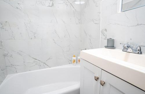 Upper East Side Apartment | Chic 2BD Upper East Side Retreat