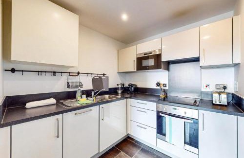 Dalston Apartment | Chic 2Bed APT - 4 Mins To Dalston Junction Station