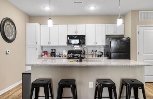 Melbourne Condo | Chic 2BR/2BA Condo: Pool & More!