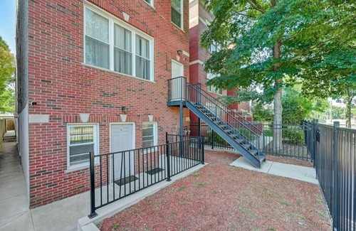 North Lawndale Apartment | Chic 2BR Haven: Minutes from Downtown & Medical District