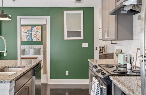 Reynoldstown Apartment | Chic 2BR King Bed + Parking