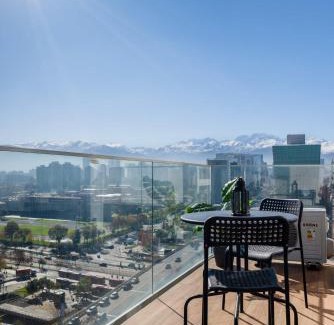 El Golf Apartment | Chic 2BR Oasis in Las Condes Ready for Relaxation