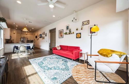 Chestnut House | Chic 3 BDR for 5, Minutes From Downtown Austin!