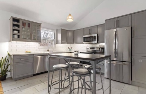 Northwest Harbor House | Chic 3 Bed Cottage w/Heated Pool, 5 Mins from Town