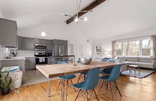 Northwest Harbor House | Chic 3 Bed Cottage w/Heated Pool, 5 Mins from Town