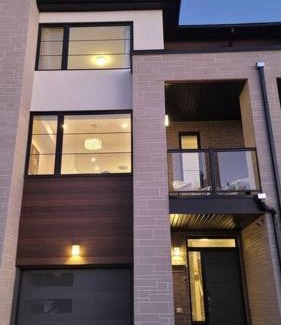 Hespeler House | Chic 3 Bedroom Casita w/ free parking, EV charger