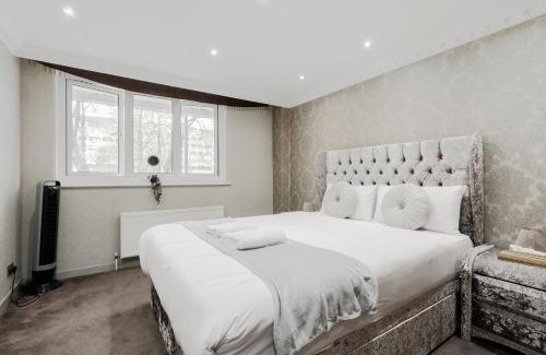 St. Johns Wood Apartment | Chic 3BDR in Prime Central Location